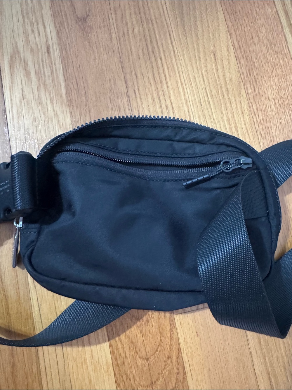 Lululemon Black Belt Bag - Picture 4 of 4